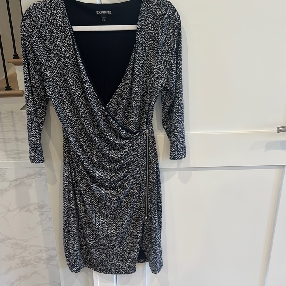 Express Elegant Gray Women's Dress - Picture 3 of 5